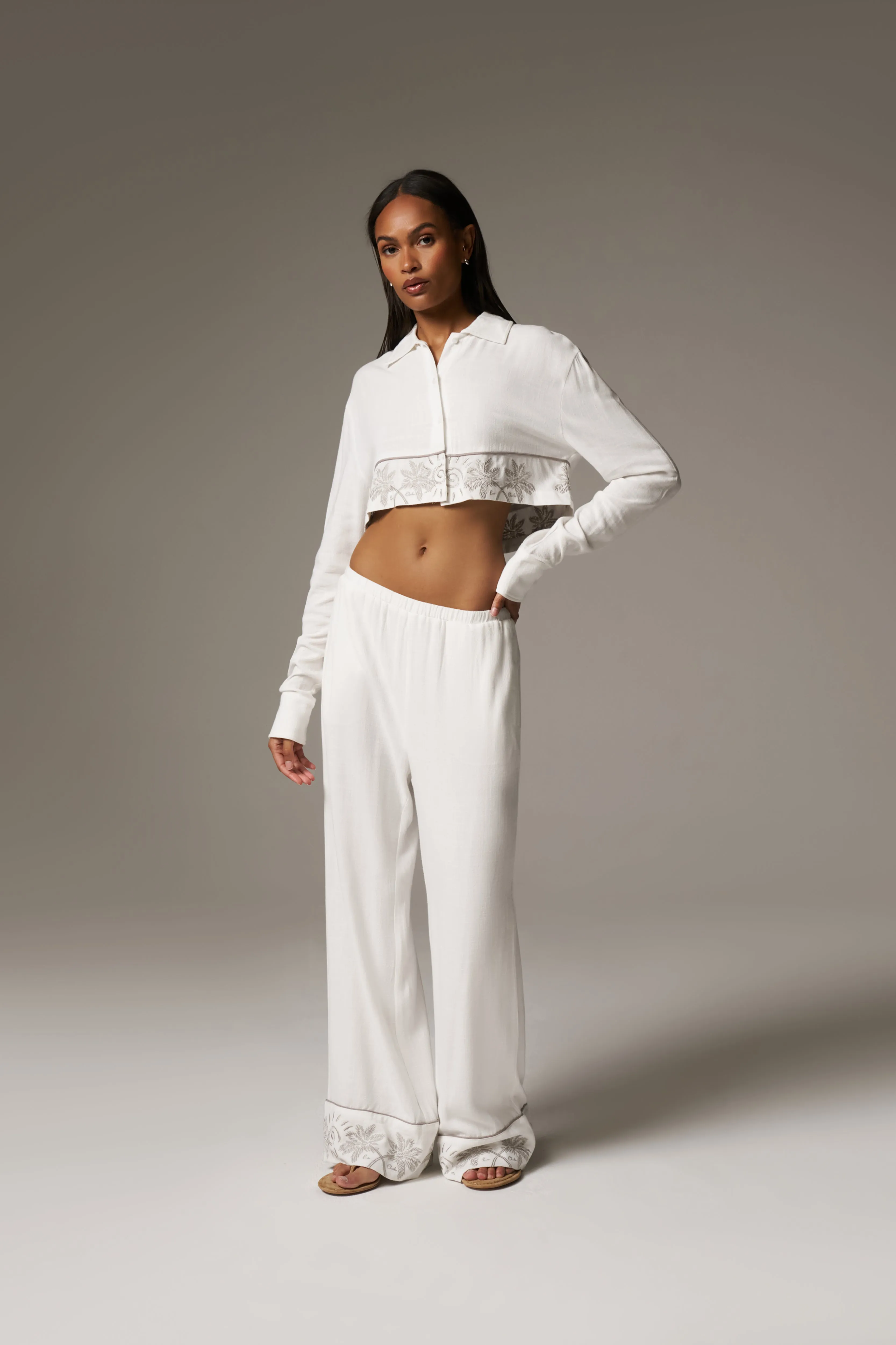 PALM EMBROIDERED CROPPED SHIRT - OFF WHITE