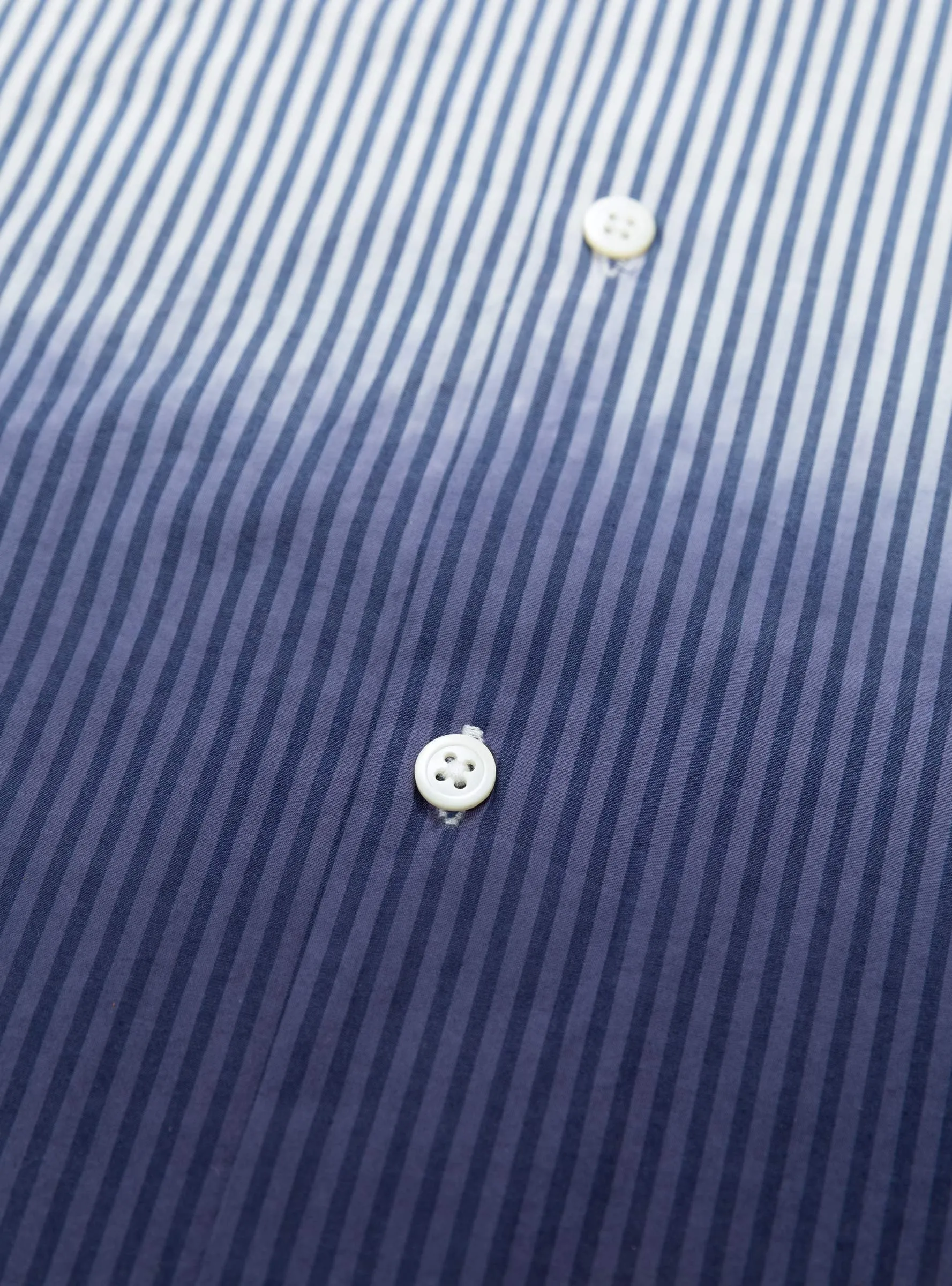 Regular Collar Gradient Wind Shirt Navy